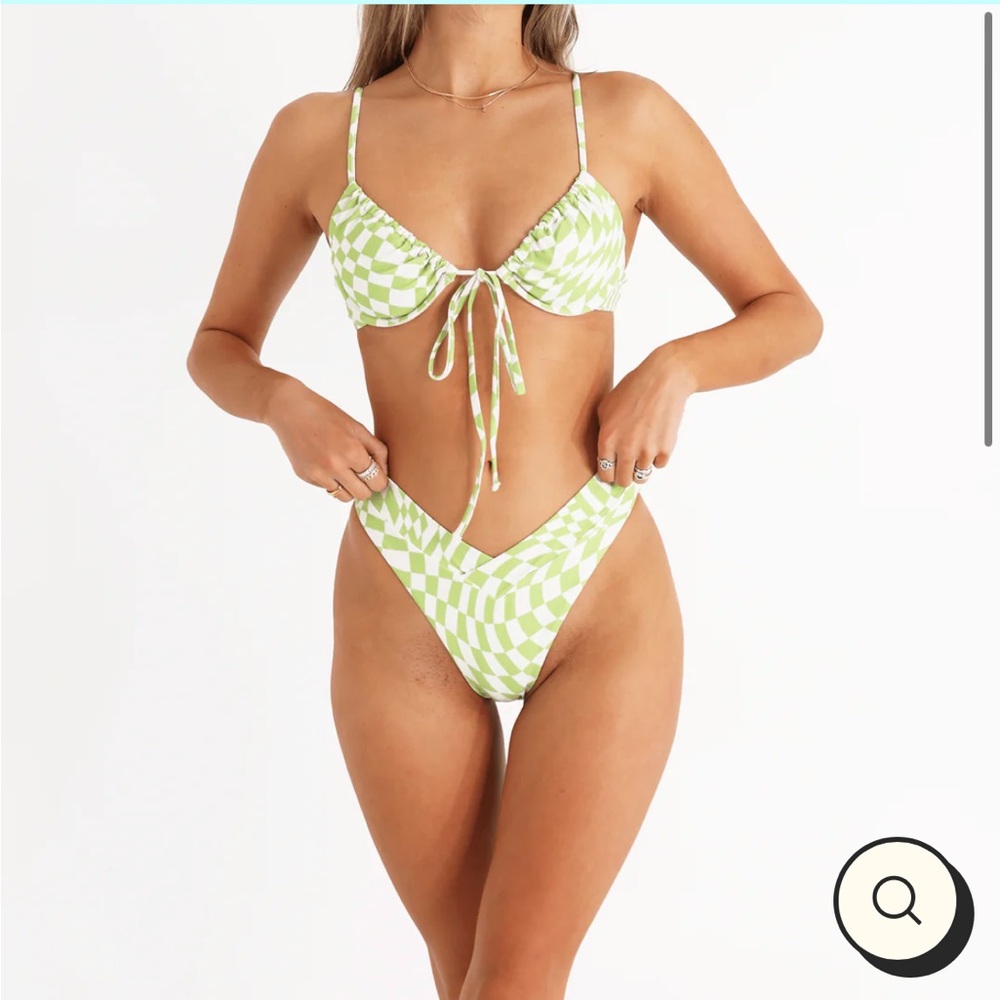 aurelle riza bikini